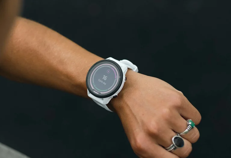 7 Essential Features Of Fitness Trackers For Women